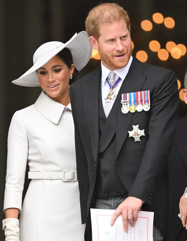 2022-uk-commonwealth-mark-70th-17000682