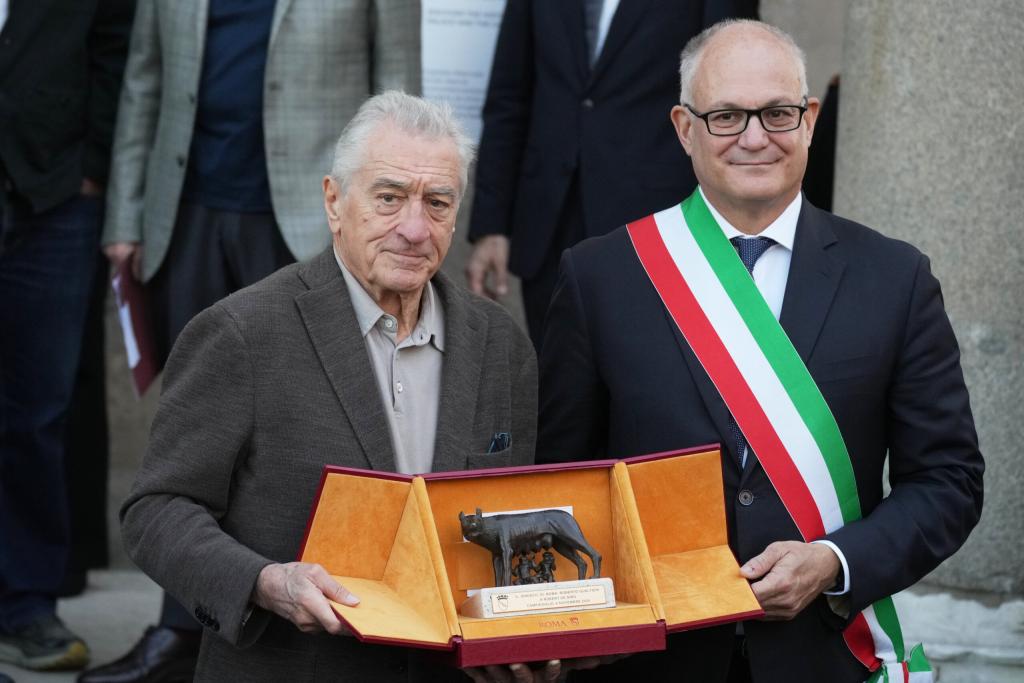 Robert De Niro honra su herencia italiana en Roma