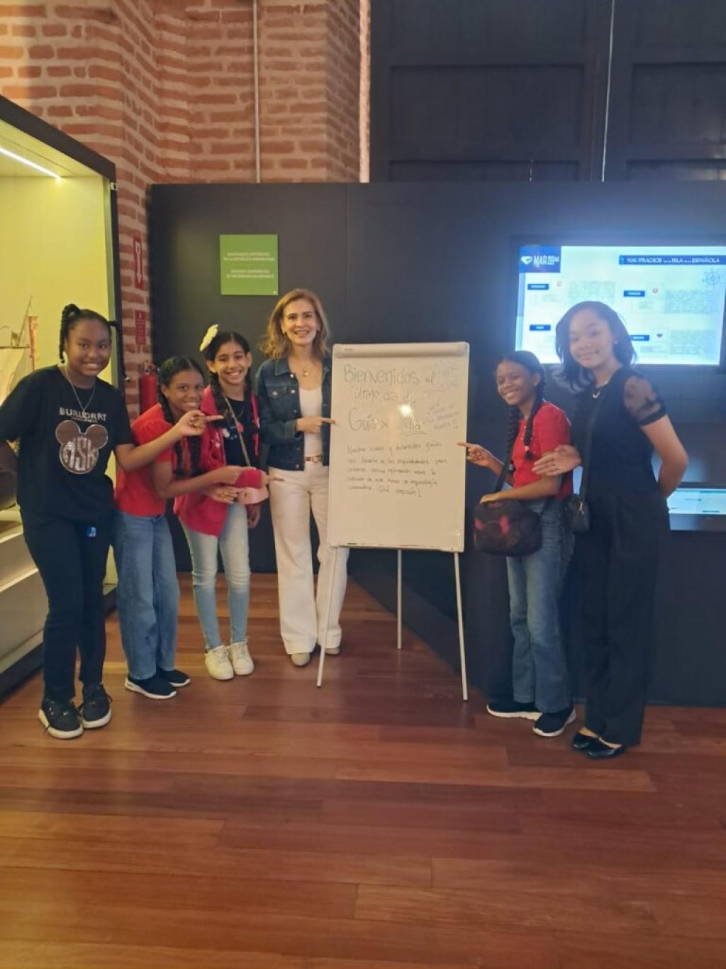 Niños y niñas se convierten en guías por un día en el Museo de las Atarazanas Reales