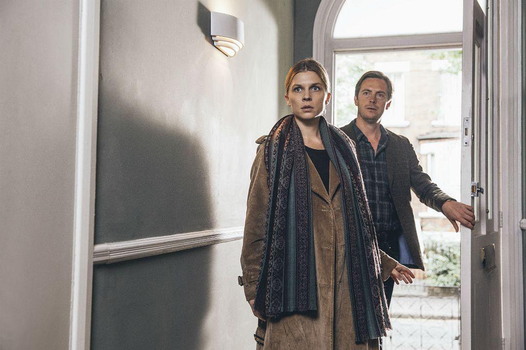 clemence-poesy-extraños