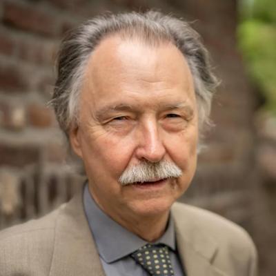 La voz húngara en español: Adán Kovacsics, el traductor que convirtió a Krasznahorkai en literatura hispánica