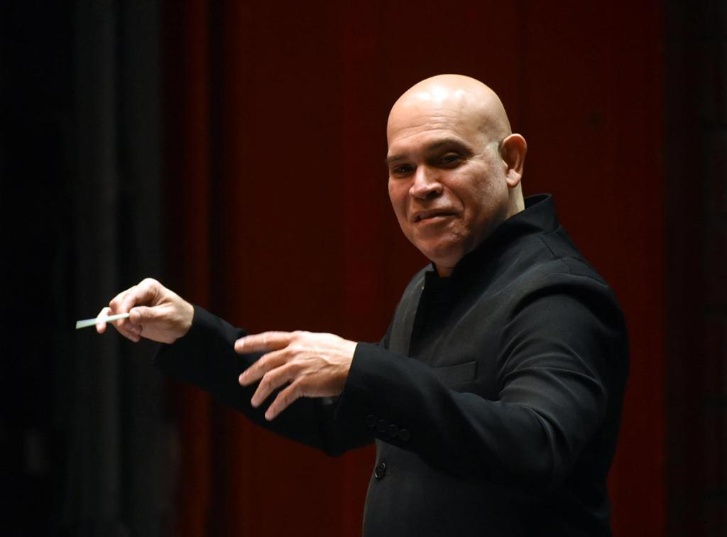 Amaury Sánchez fusiona rock y sinfónica en un concierto único