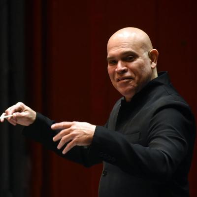 Amaury Sánchez fusiona rock y sinfónica en un concierto único