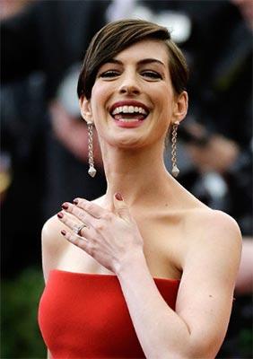 Ann-Hathaway-3