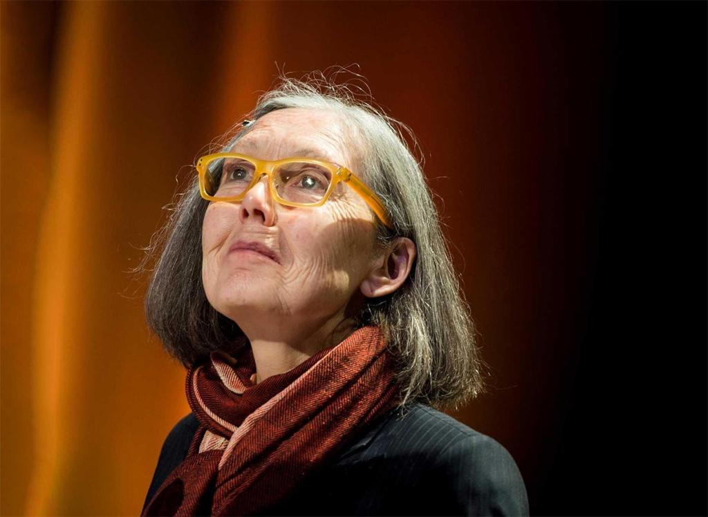 Premio Nobel de literatura para la poeta canadiense Anne Carson