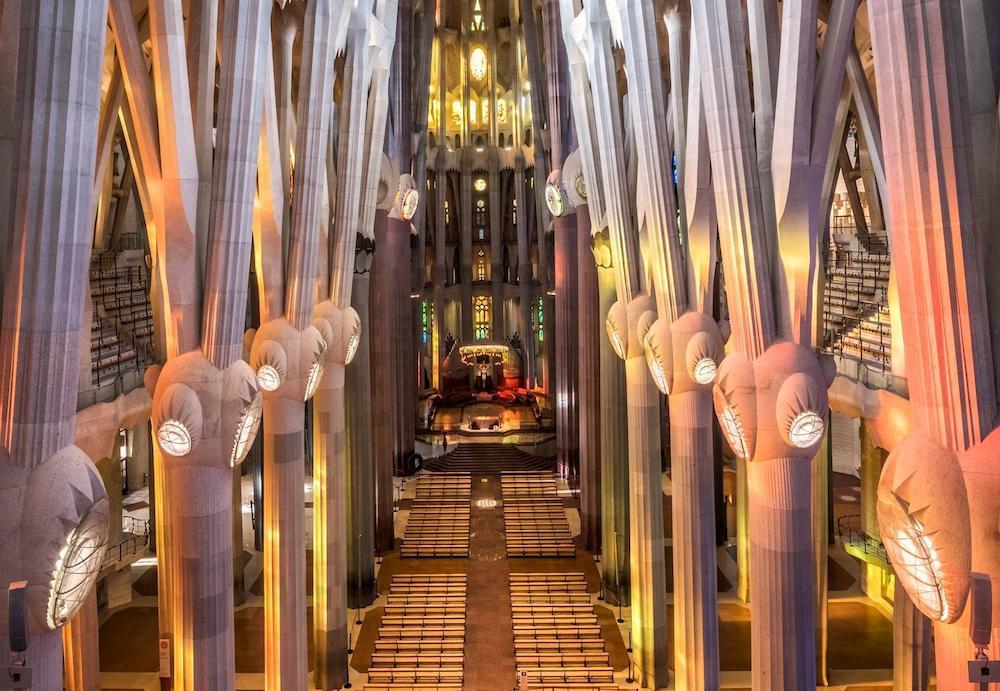 antoni-gaudi-la-sagrada-familia