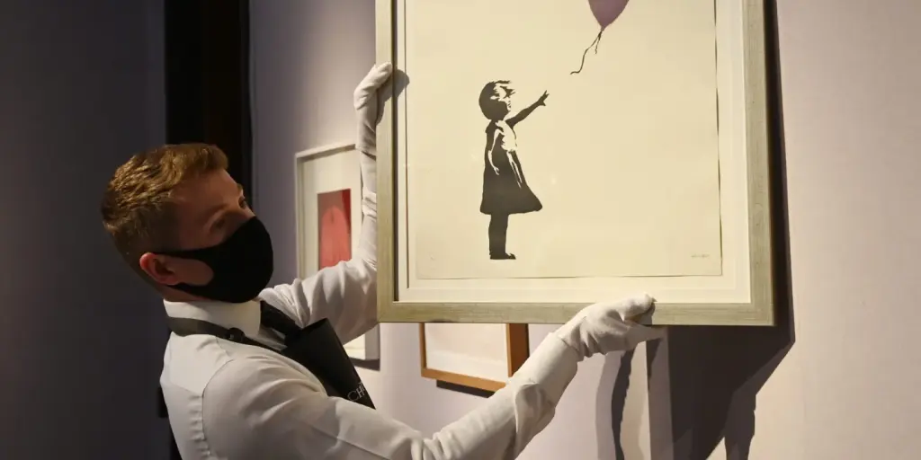 Banksy vuelve a los titulares: condenado un hombre por el robo de su emblemática “Girl With Balloon”