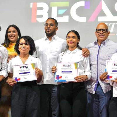 Beca ITLA a joven promesa: 150,000 pesos para impulsar talento femenino en multimedia