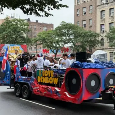 Carroza “I Love Dembow” destaca en la Gran Parada Dominicana del Bronx 2025