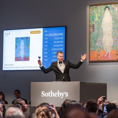 Un retrato de Gustav Klimt bate récords con 236 millones de dólares en una subasta