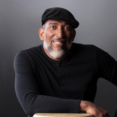Chichí Peralta celebra sus 60 años con un Premio a la Excelencia Musical de los Latin Grammy