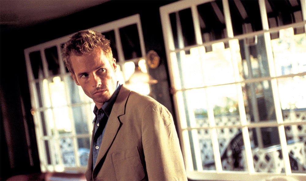 Christopher-Nolan-memento-guy-pearce