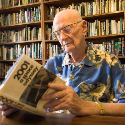Arthur C. Clarke: el visionario que predijo los satélites