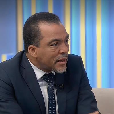 Diógenes Pina presenta "Sueños de Octubre", una antología de entrevistas