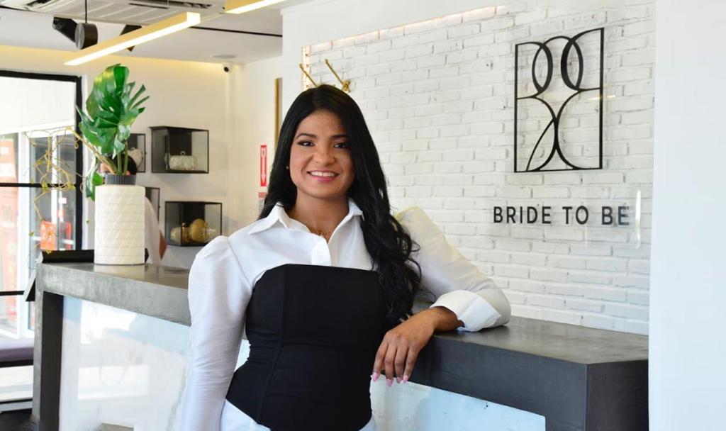 Melina Cortes-Nmili: elegancia dominicana que conquista el lujo en EE. UU.