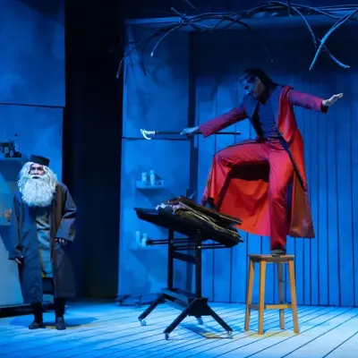 “Fausto”: lectura contemporánea y arriesgada del clásico de Goethe en el Teatro Nacional