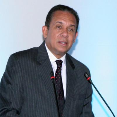 Velan los restos del exministro de Cultura José Rafael Lantigua en un homenaje cargado de emoción y reconocimiento