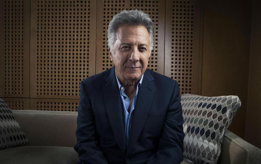 Dustin Hoffman se mira al espejo: el 'actor de dudoso talento' que logró una carrera legendaria