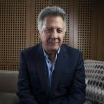 Dustin Hoffman se mira al espejo: el 'actor de dudoso talento' que logró una carrera legendaria