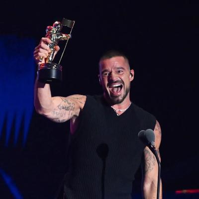 Ricky Martin celebra 26 años de “Livin’ la Vida Loca” con homenaje en los MTV Video Music Awards