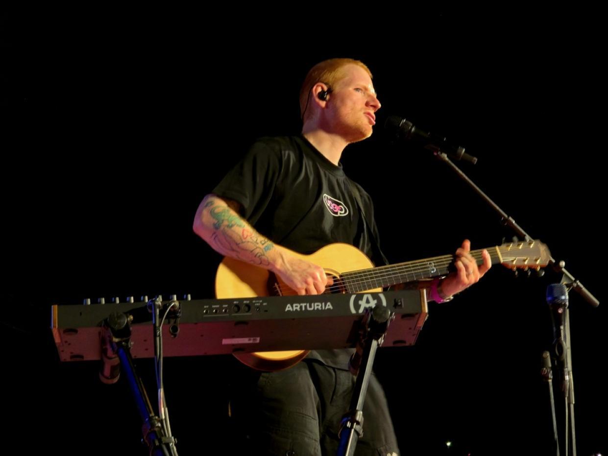 ed-sheeran-escenario