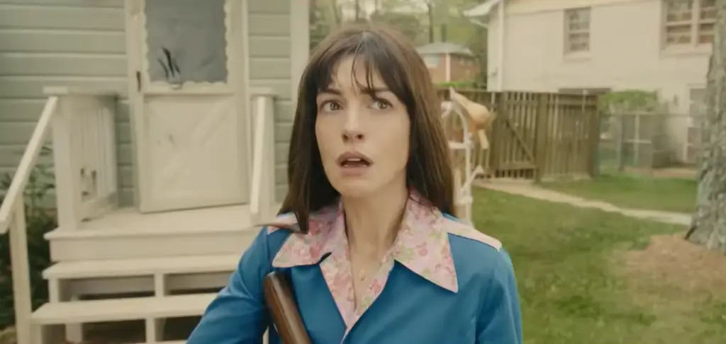 Anne Hathaway cambia la moda por la supervivencia: su regreso a la ciencia ficción en 'El final de la calle Oak'