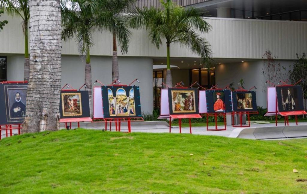 Las calles de Baní se engalanan con obras del Museo del Prado