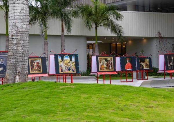 Las calles de Baní se engalanan con obras del Museo del Prado