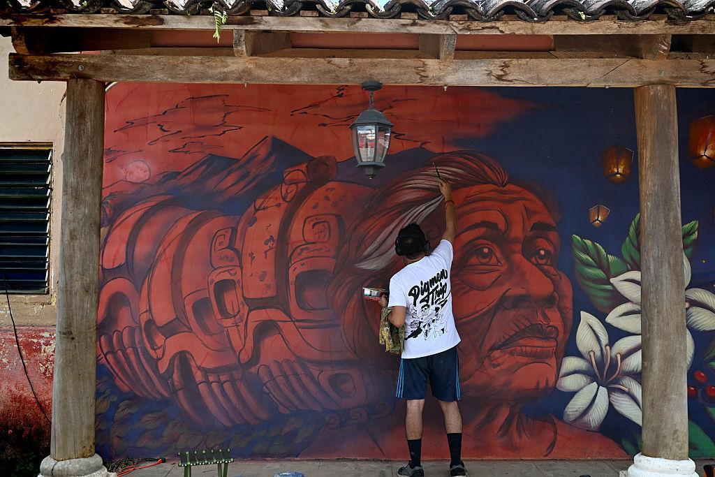 El Salvador pinta de nuevo sus paredes: cuando el muralismo convierte las calles en galerías a cielo abierto