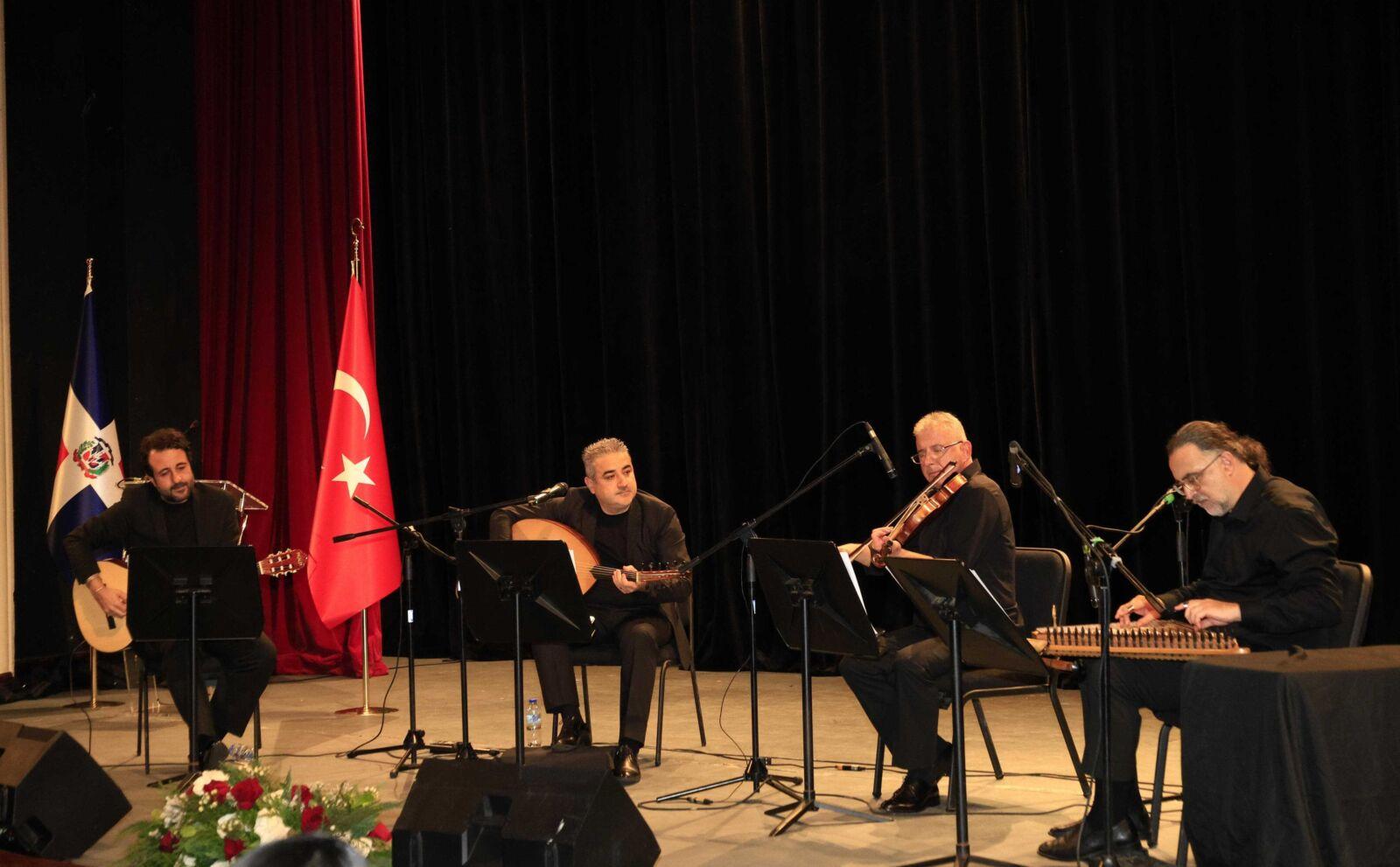 embajada-de-turquia-en-rd-concierto