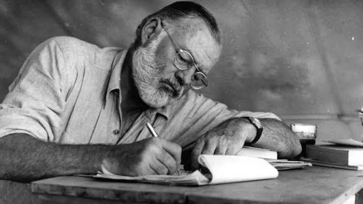 ernest-hemingway-escritorio