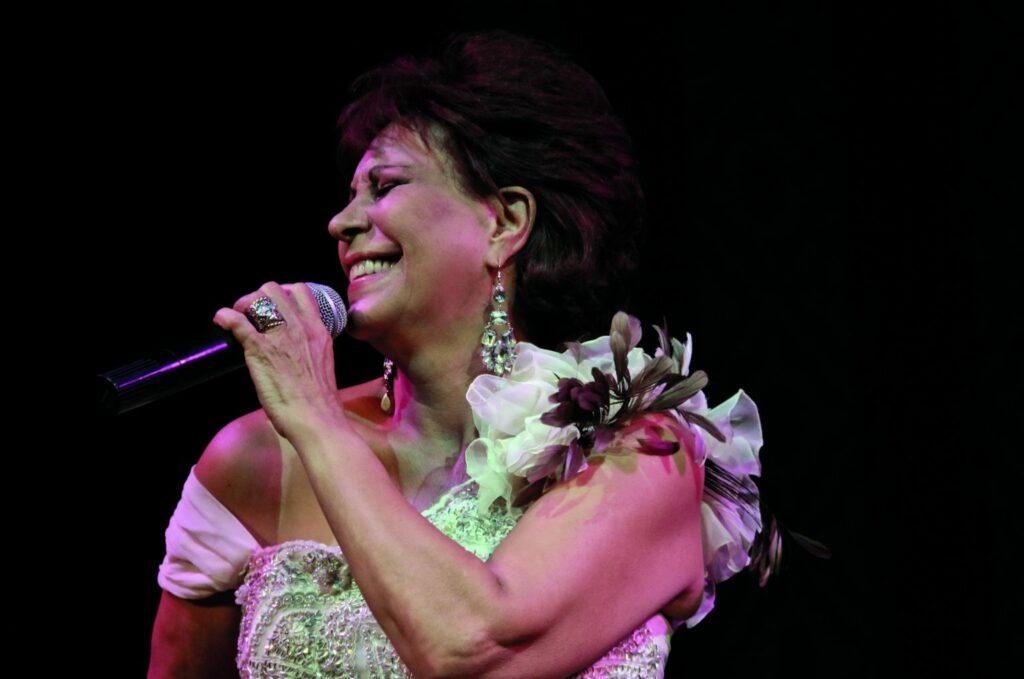 Fallece la cantante y actriz venezolana Floria Márquez en plena presentación