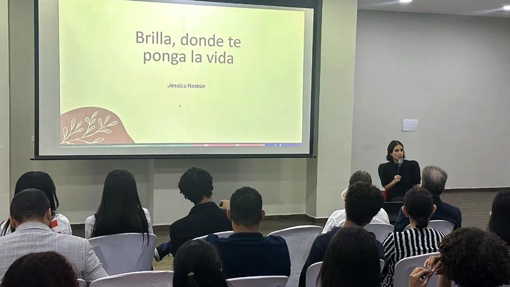 jessica-hasbun-inspira-a-estudiantes