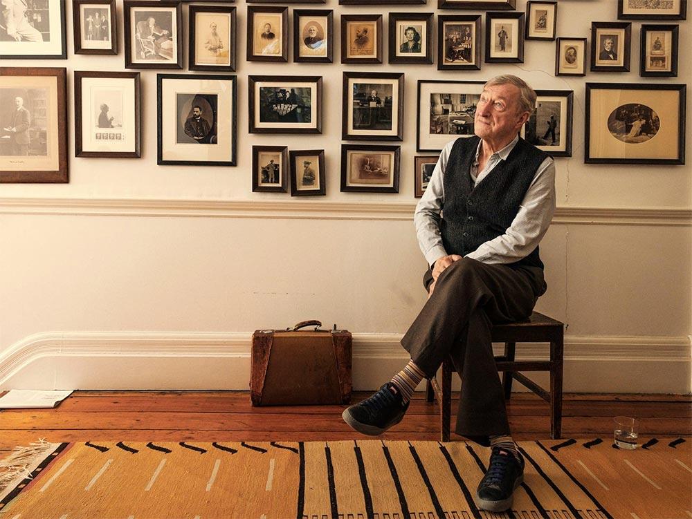 julian-barnes-retrato