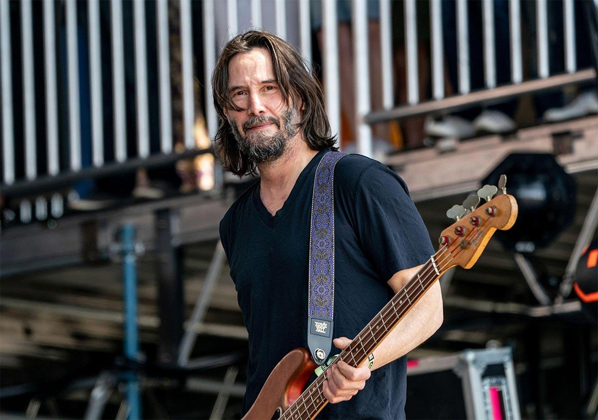 keanu-reeves-bajista