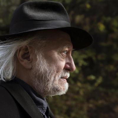 Premio Nobel para László Krasznahorkai: un autor que habla desde el filo del colapso