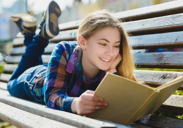 Leer desde la infancia: una defensa contra la desinformación y una inversión para el futuro