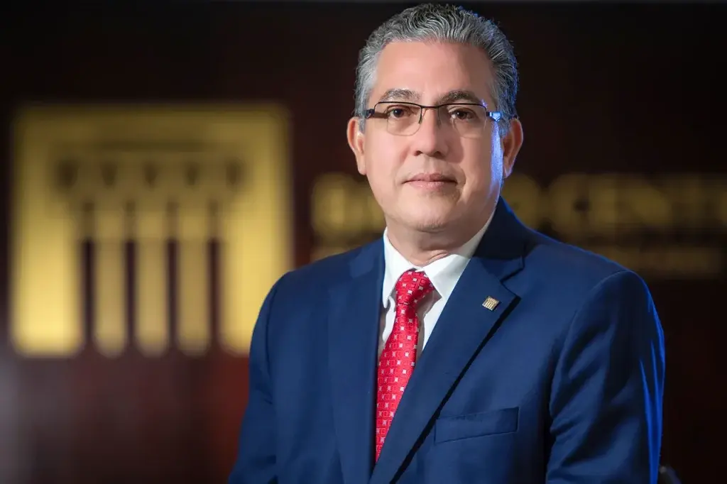 “Mar de amor” al alcance de todos: Luis Martín Gómez pone a circular su nuevo poemario