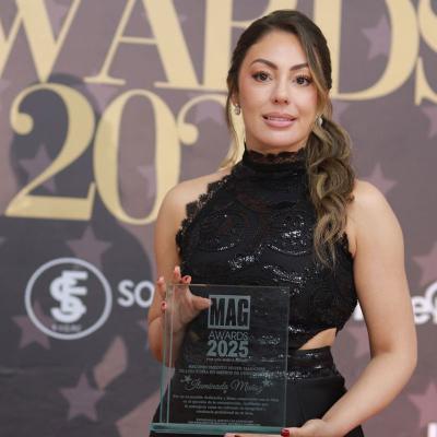 Iluminada Muñoz recibe el Premio Trayectoria Comunicacional en los Magazine Awards 2025