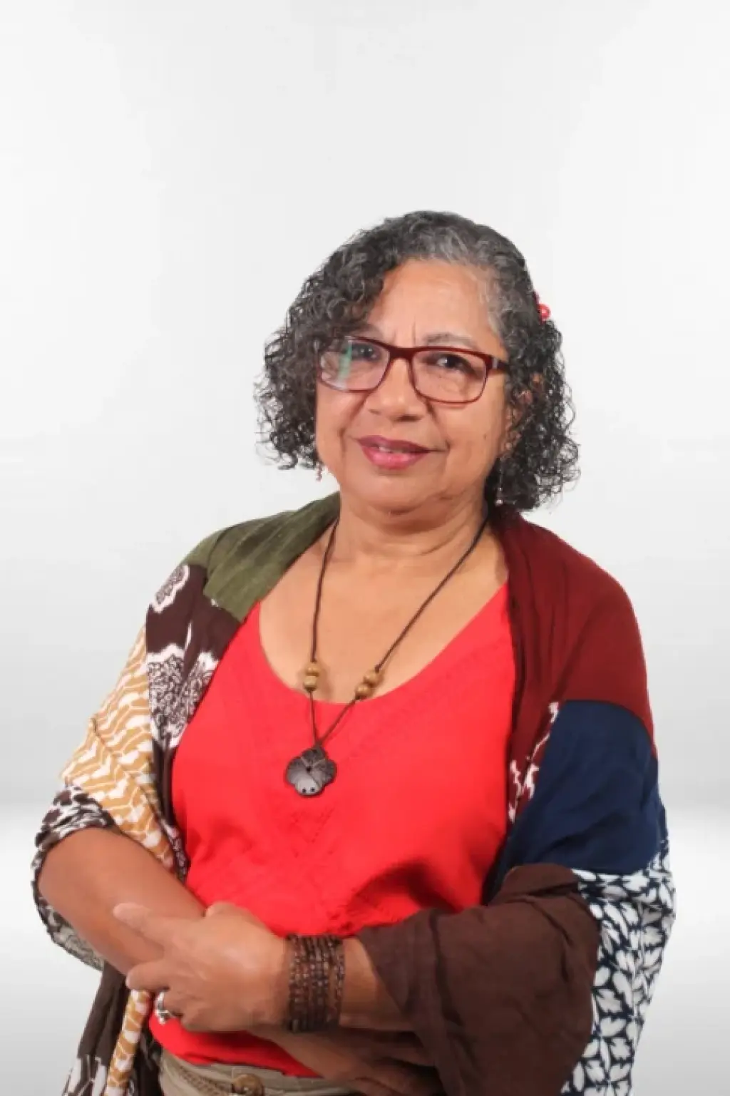 Nueva voz poética: Sacia la sed sin llevarte la fuente y otros poemas