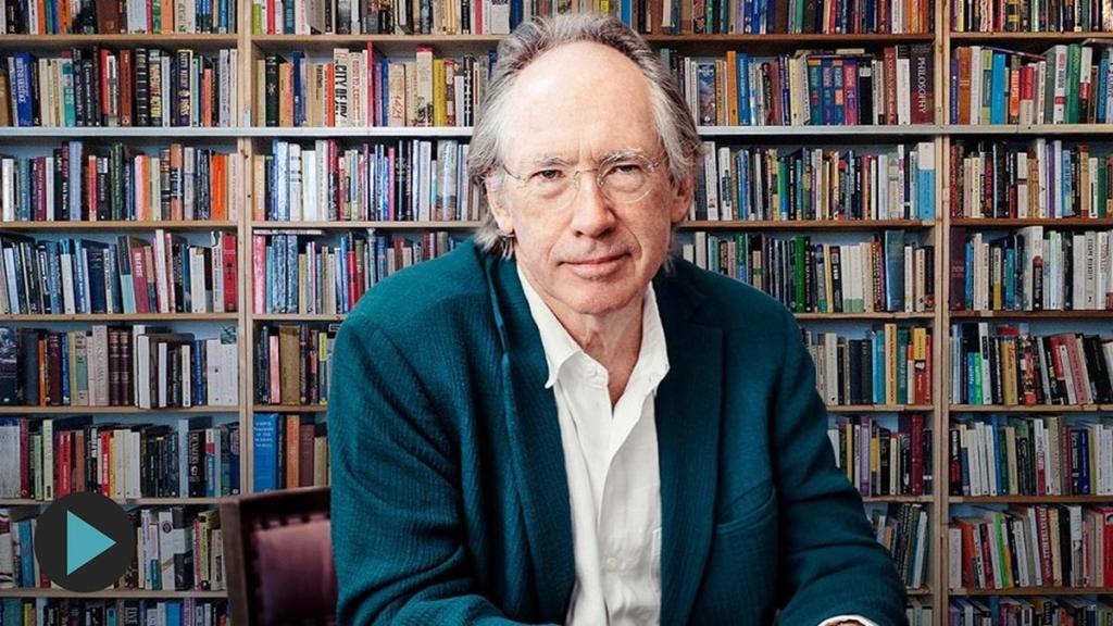 "Lo que podemos saber" – Ian McEwan explora la memoria y el futuro en una novela postapocalíptica