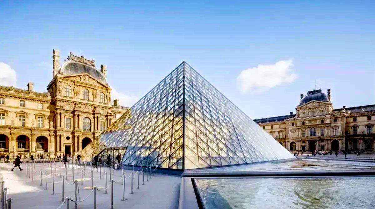Museo-del-Louvre-exterior