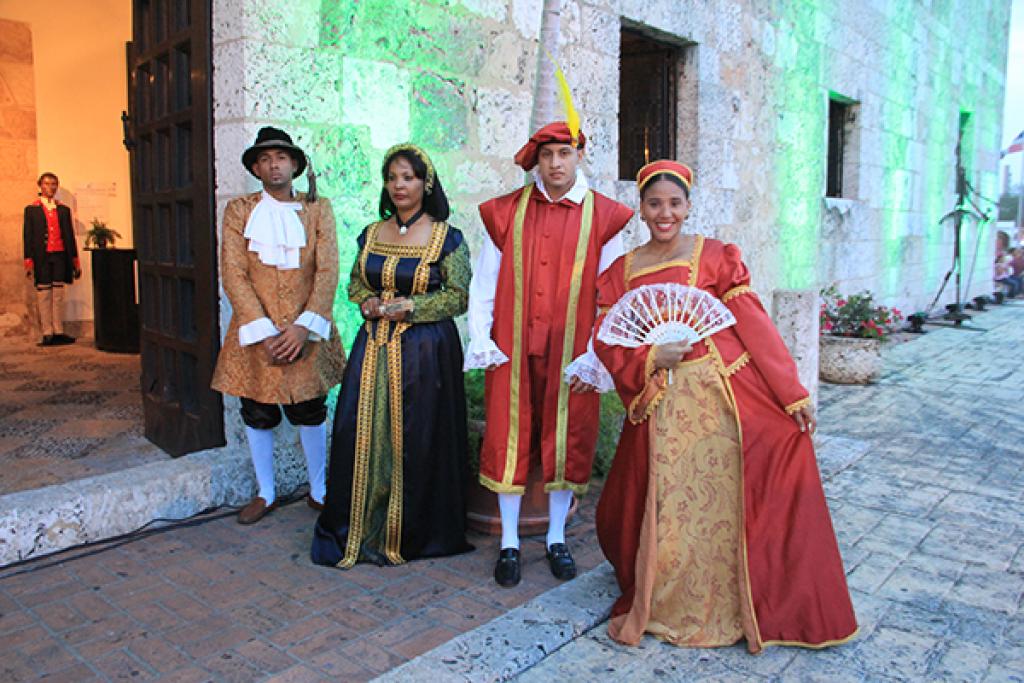 Vestuario histórico dominicano: tramas de poder y memoria