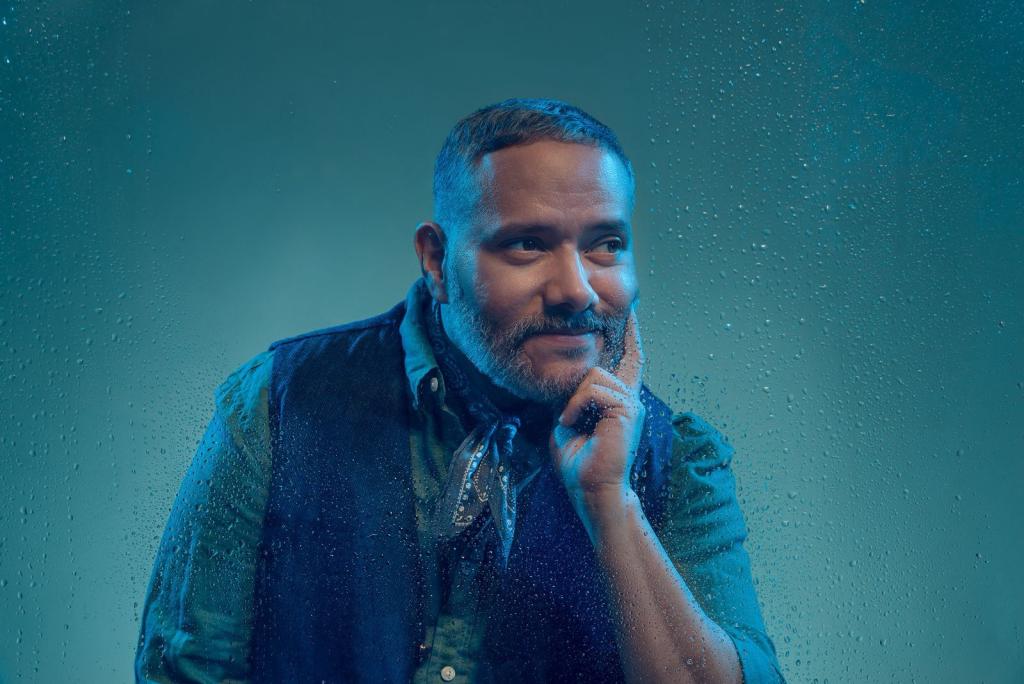 Rompiendo esquemas: Pavel Núñez y The Legends llevan ‘Te Di’ al merengue típico con sonido futurista