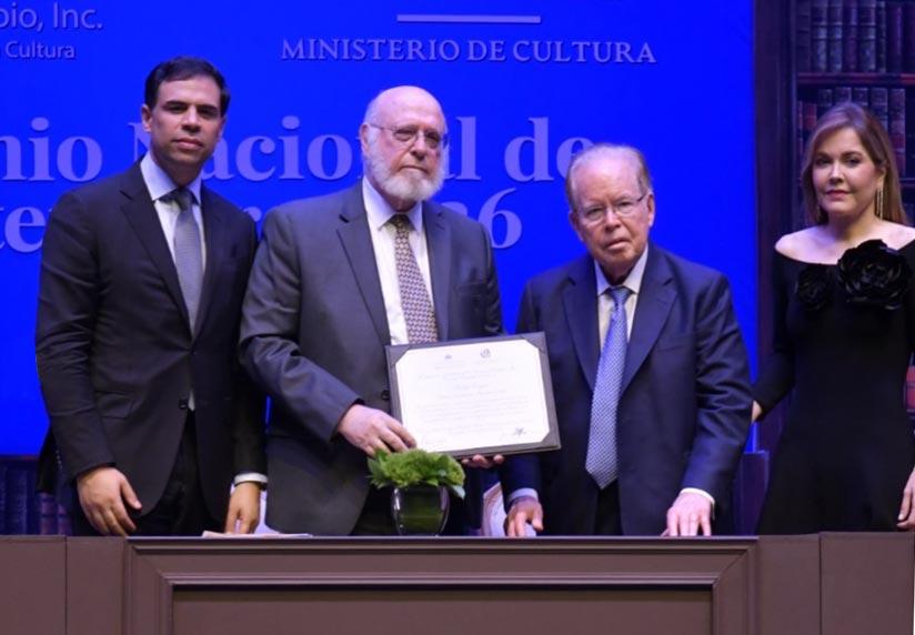Pedro-verges-premio-literatura-fundacion-corripio-2