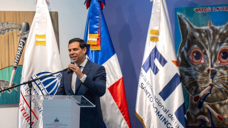 roberto-feria-del-libro-a8a9ac77-focus-min0.3-0.08-896-504