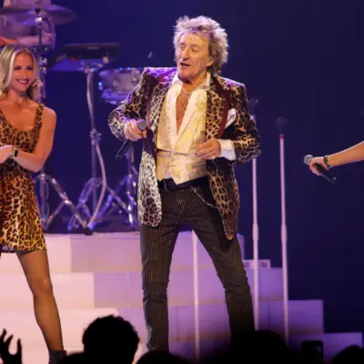 Una noche para no olvidar: Rod Stewart despide Santo Domingo con clásicos y emoción