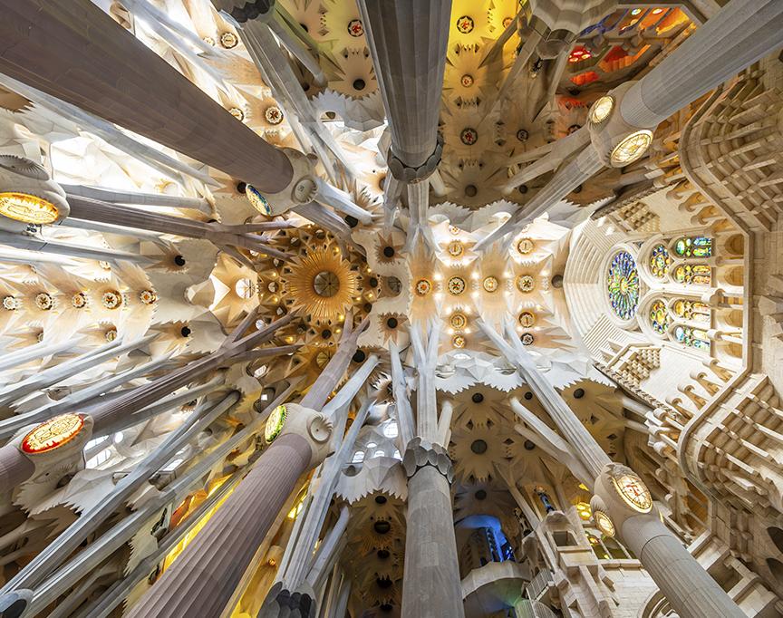 sagrada-familia-interior-gaudi