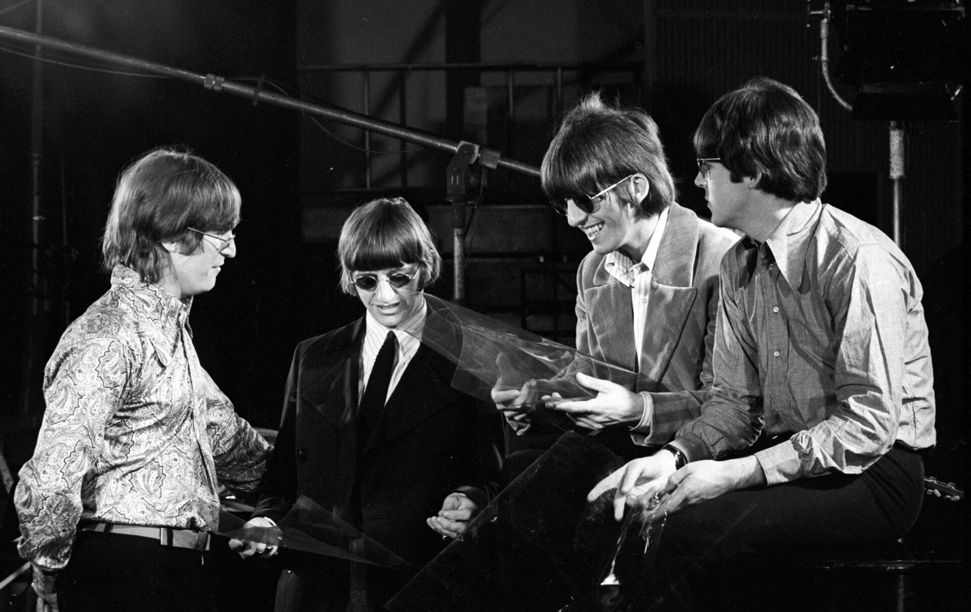 the-beatles-revolver