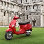 Vespa, 80 años sobre dos ruedas: de solución de posguerra a ícono eterno del estilo italiano